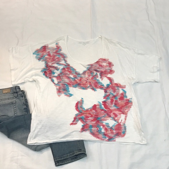 Last Chance!! NWOT Calvin Klein Jeans oversized t-shirts - Picture 1 of 7